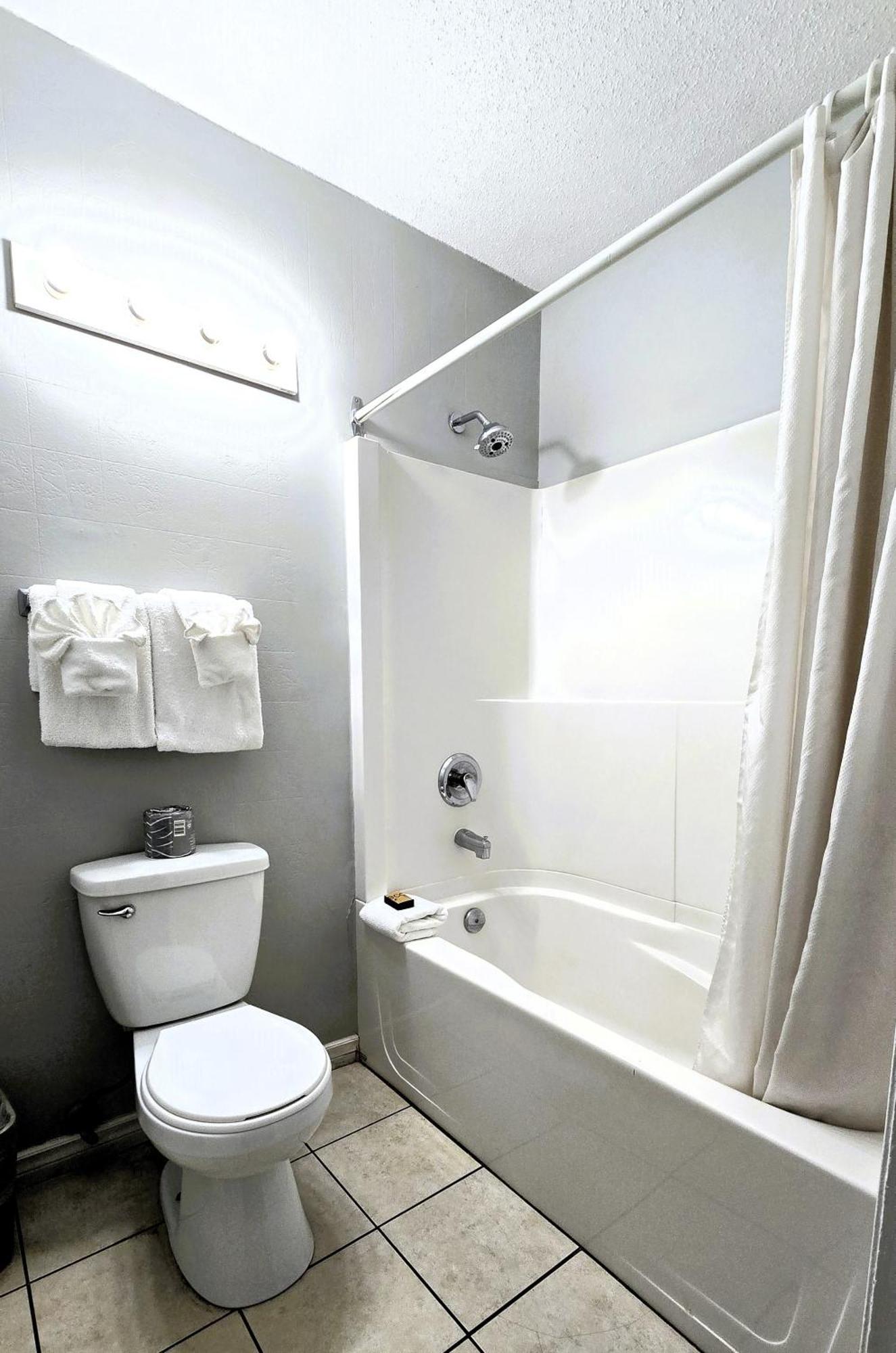 Okanagan Seasons Resort Kelowna Dış mekan fotoğraf